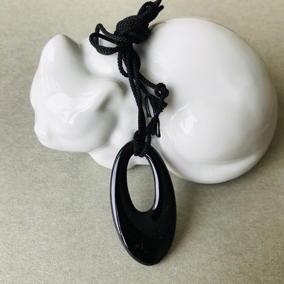 Wajima Lacquerware Black Drop Pendant  Necklace, Artisan  Handcrafted in Japan - Picture 3 of 5